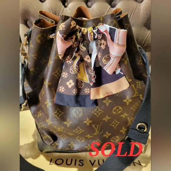 Louis Vuitton Handbags - Guaranteed authentic Louis Vuitton GM bucket bag ...FREE SHIPPING